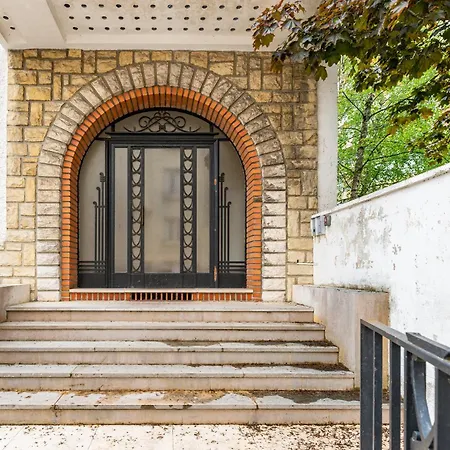 Διαμέρισμα Darcy *